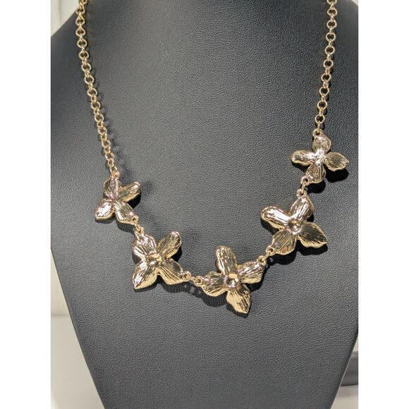 Flower with Pearl Necklace Bracelet - Picture 6 of 9